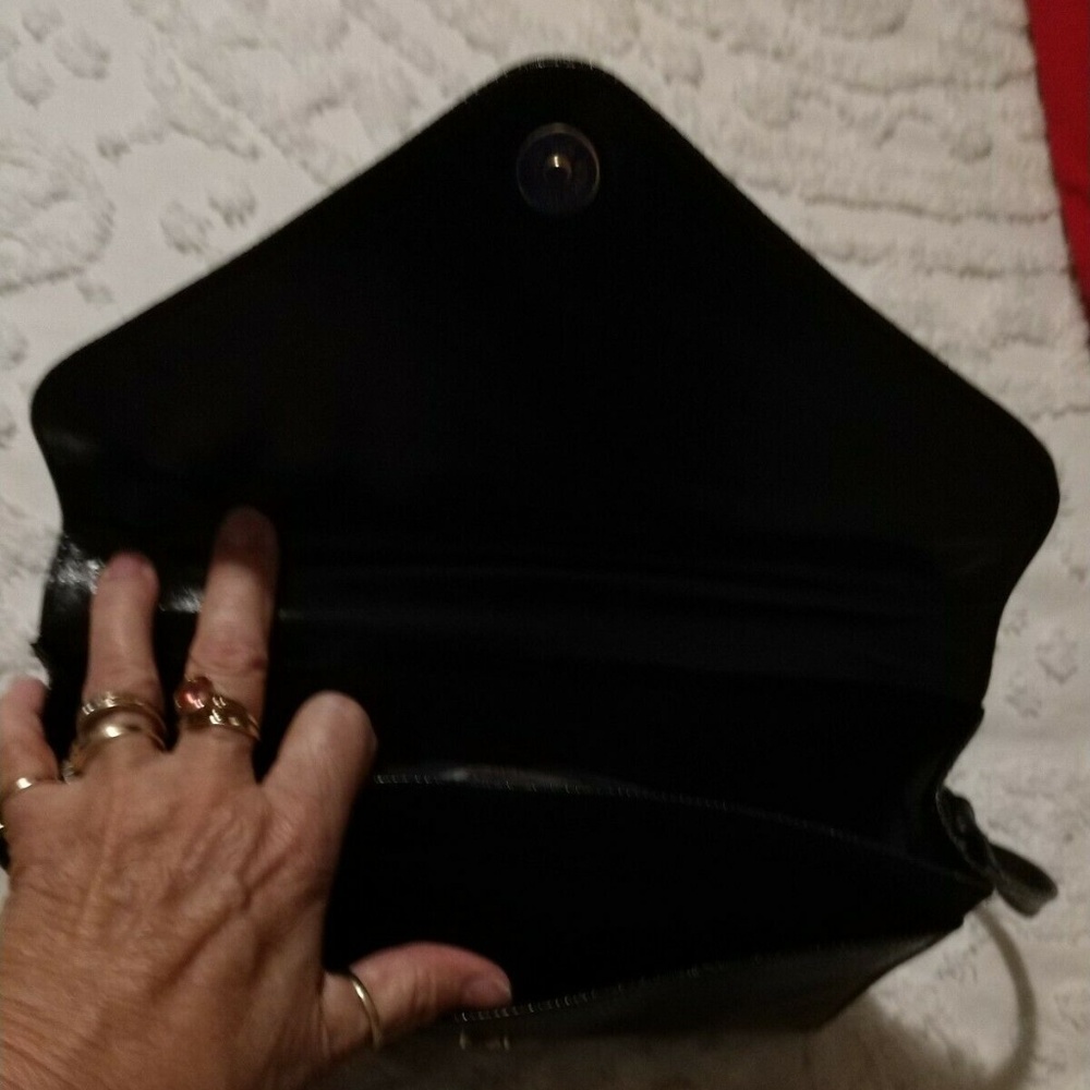 Almondo Originals Classic Black Shoulder Bag - Picture 5 of 11